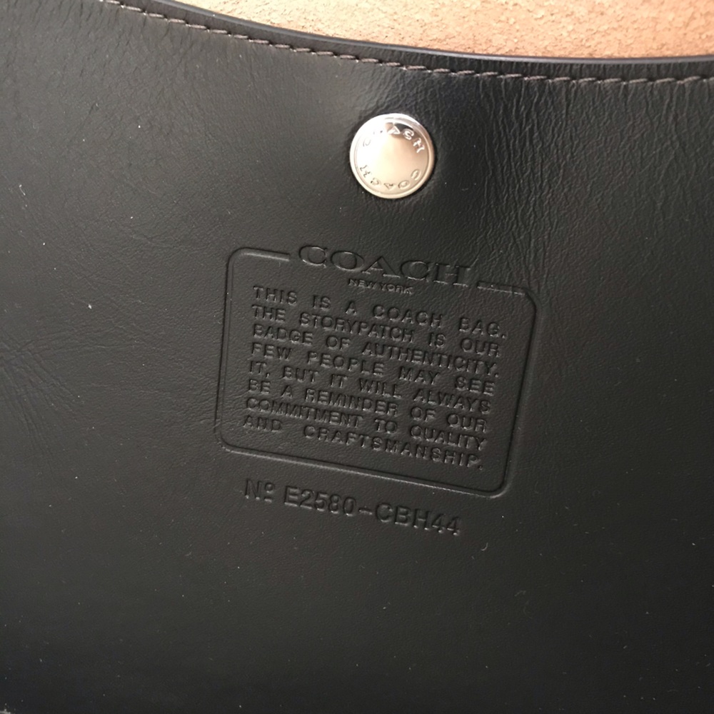Coach Brooklyn 28 Shoulder Purse In Loved Leather With Charms - Picture 14 of 16